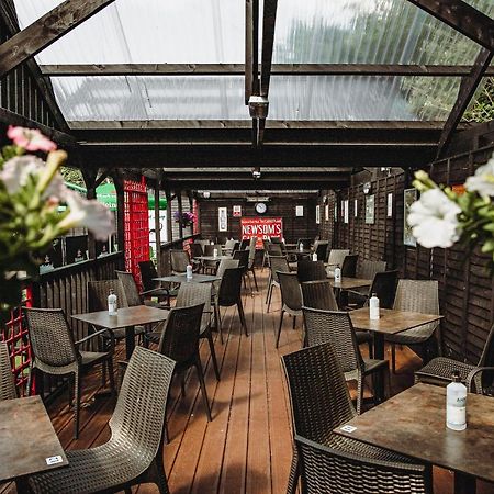 Muskerry Arms Bar And B&B Blarney Exterior foto