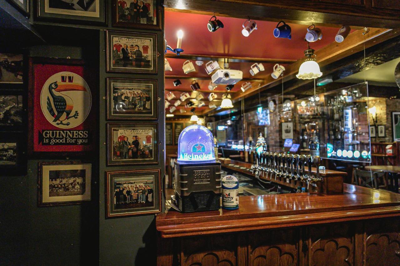 Muskerry Arms Bar And B&B Blarney Exterior foto