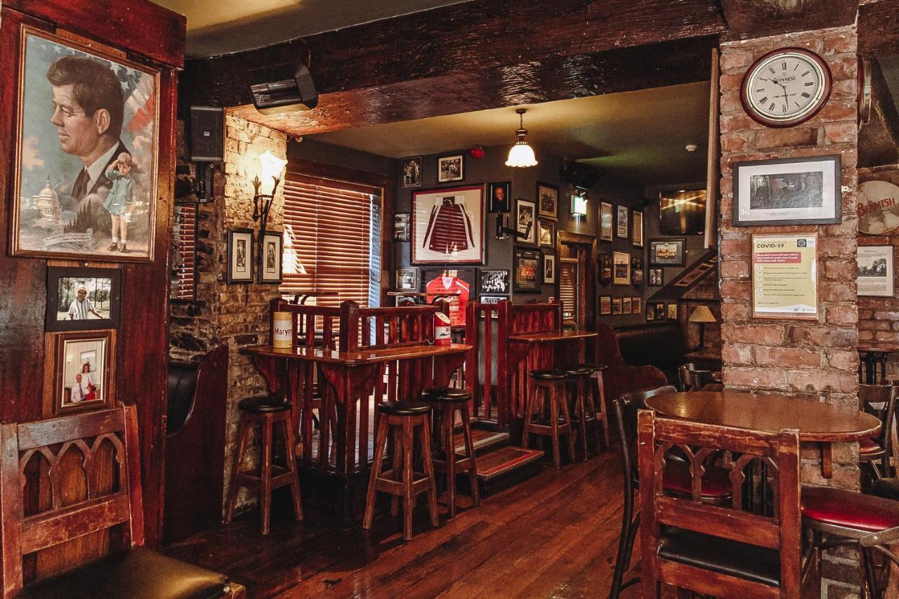 Muskerry Arms Bar And B&B Blarney Exterior foto