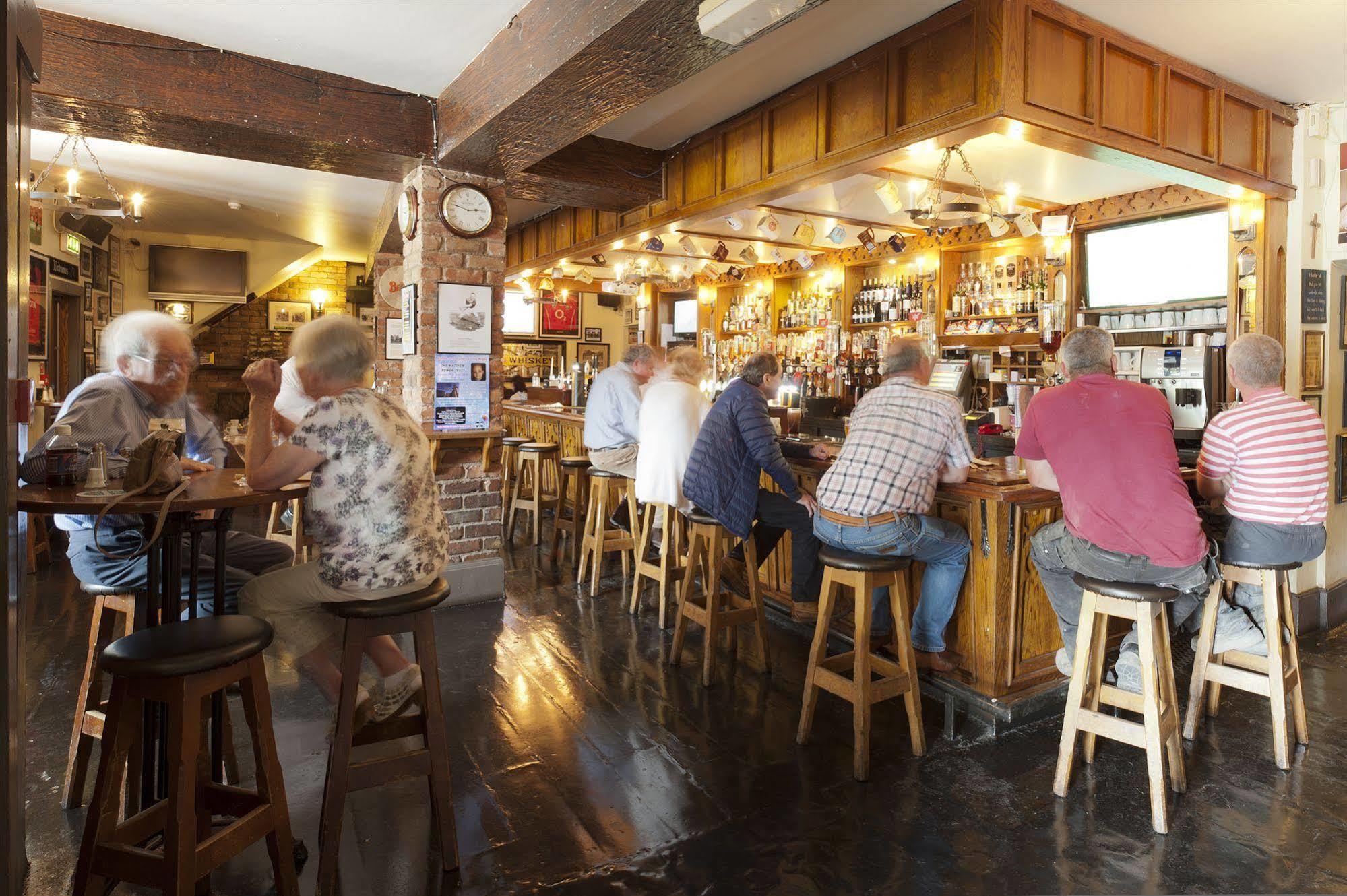 Muskerry Arms Bar And B&B Blarney Exterior foto